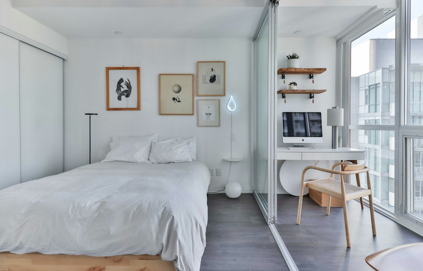 Cozy Single with City View