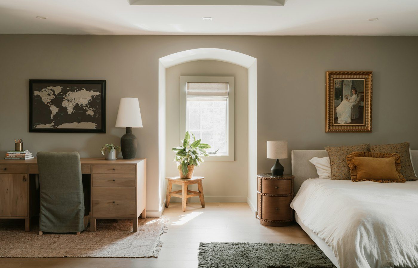 Quiet Single with Courtyard View