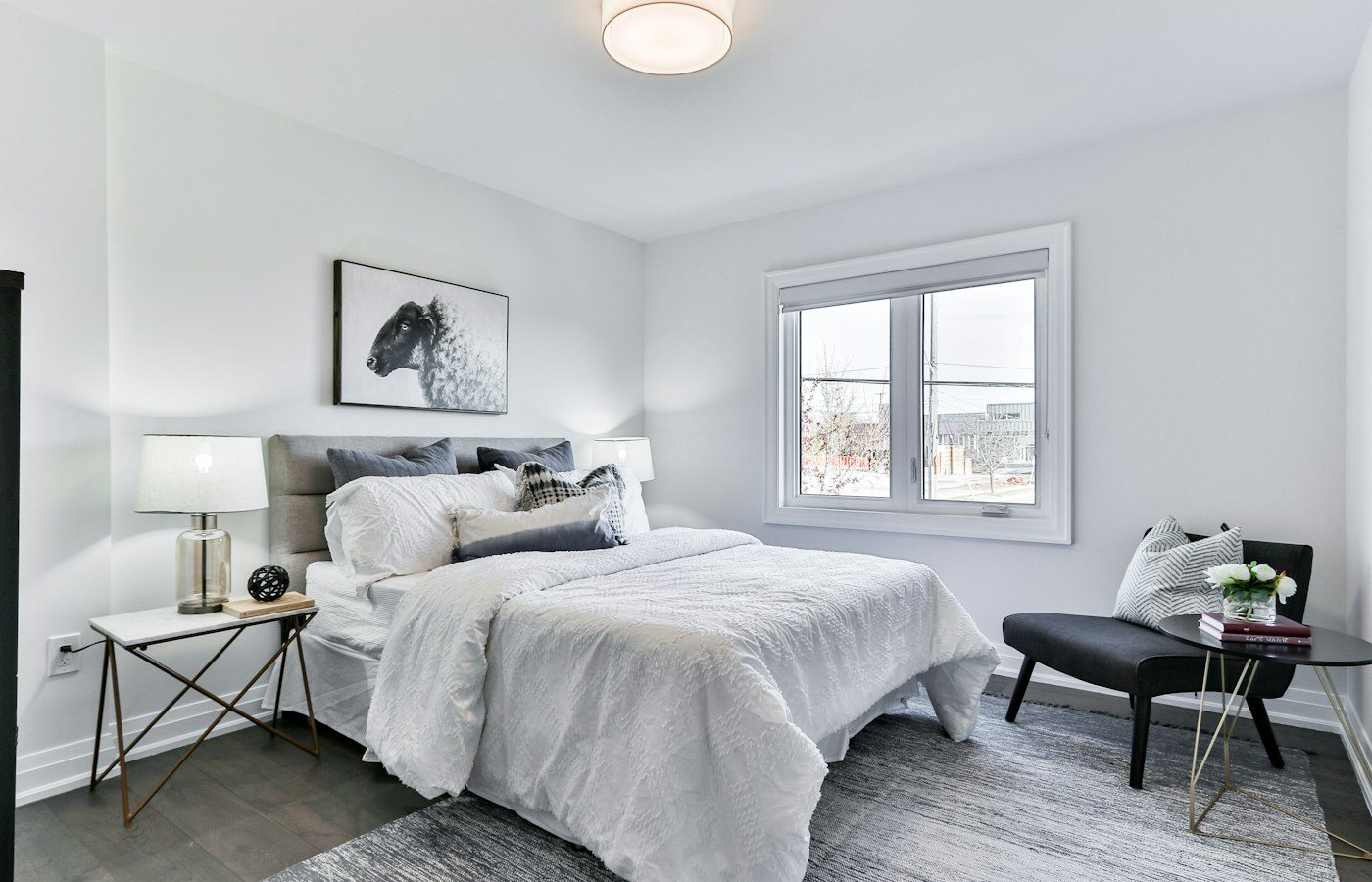 Bright Single Room